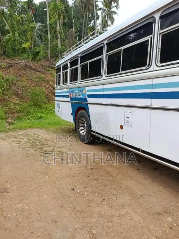 Ashok-Leyland Leyland 2010 Bus (Used)