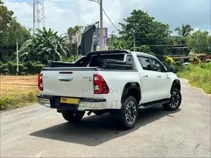 Toyota Hilux 2025 Pickup (Used)