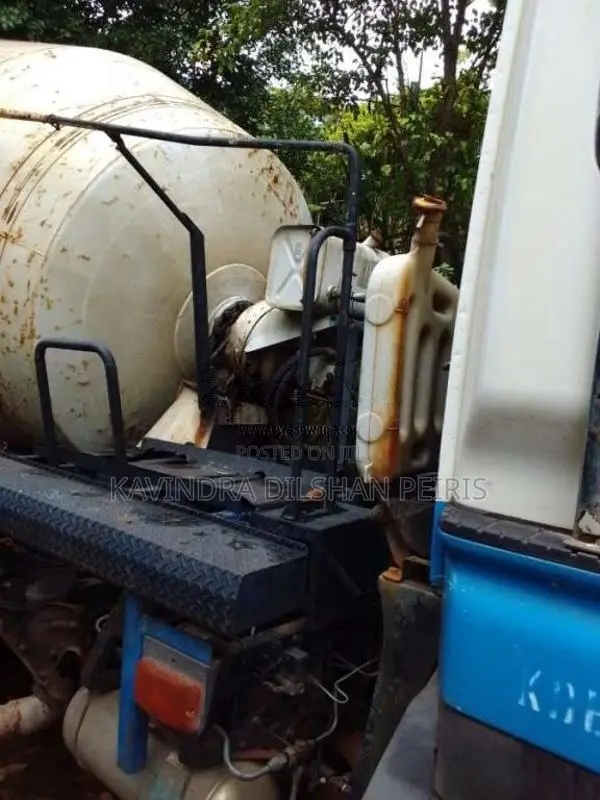 Isuzu Concrete Mixer Truck 1996 Heavy-Duty (Used)