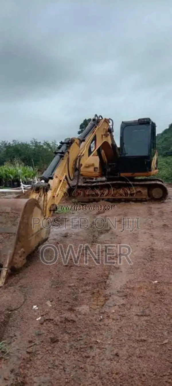 CAT 311D 2011 Heavy-Duty (Used)