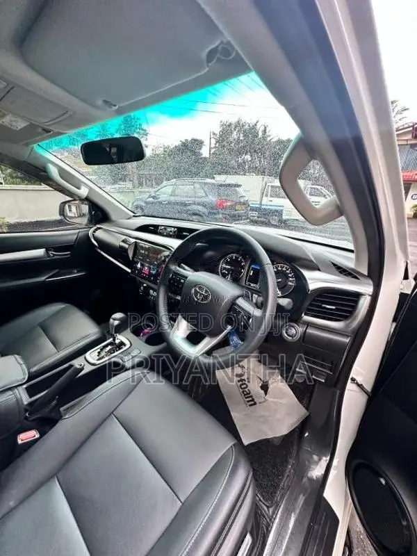 Toyota Hilux 2025 Pickup (Used)