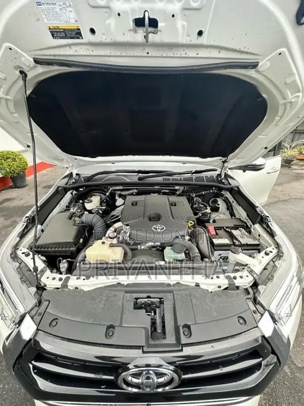 Toyota Hilux 2025 Pickup (Used)