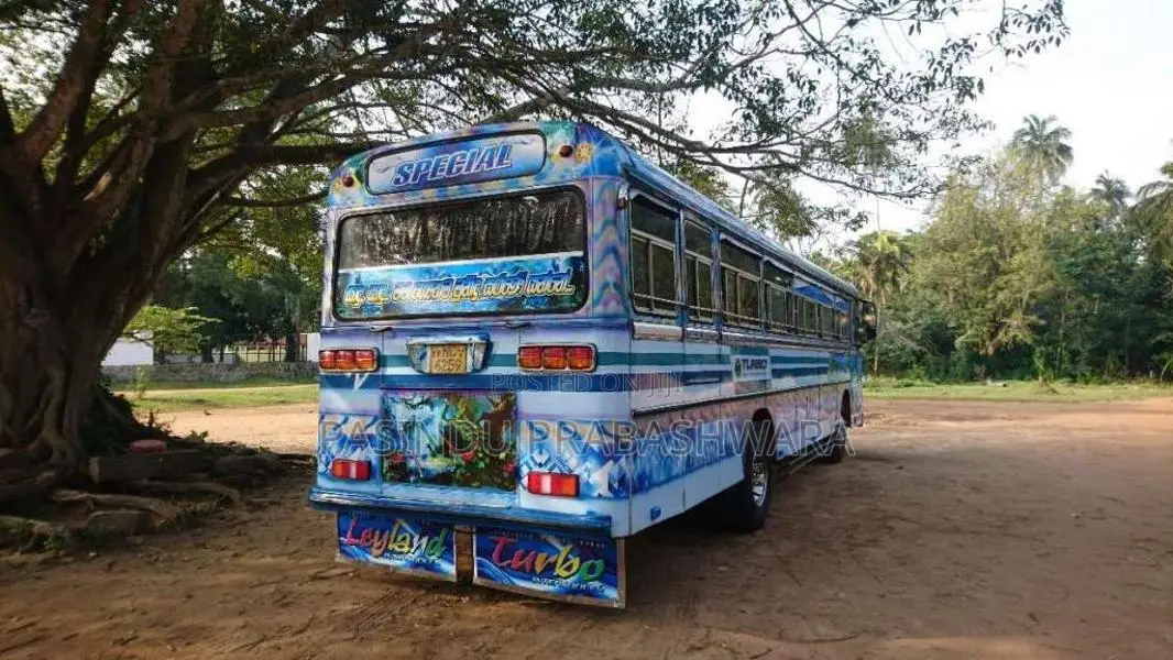 Ashok-Leyland Leyland 2015 Bus (Used)