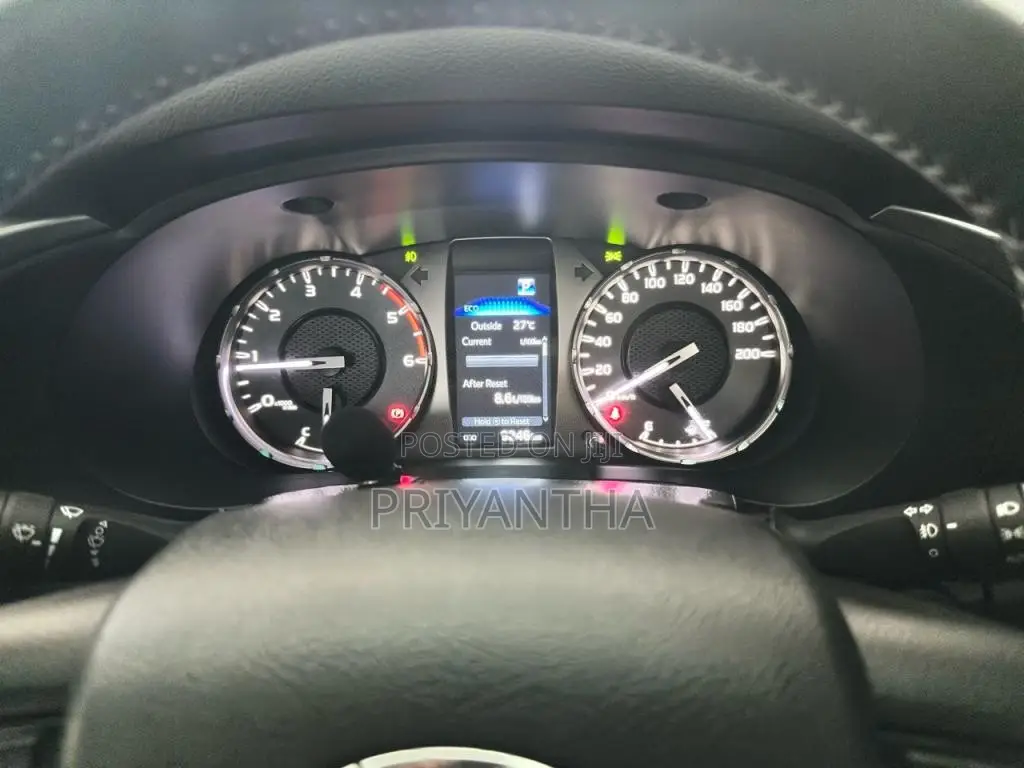 Toyota Hilux 2025 Pickup (Used)