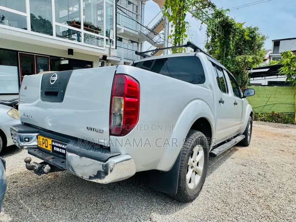 Nissan Navara 2013 Pickup (Used)