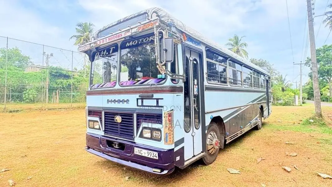 Eicher Starline 2016 Bus (Used)