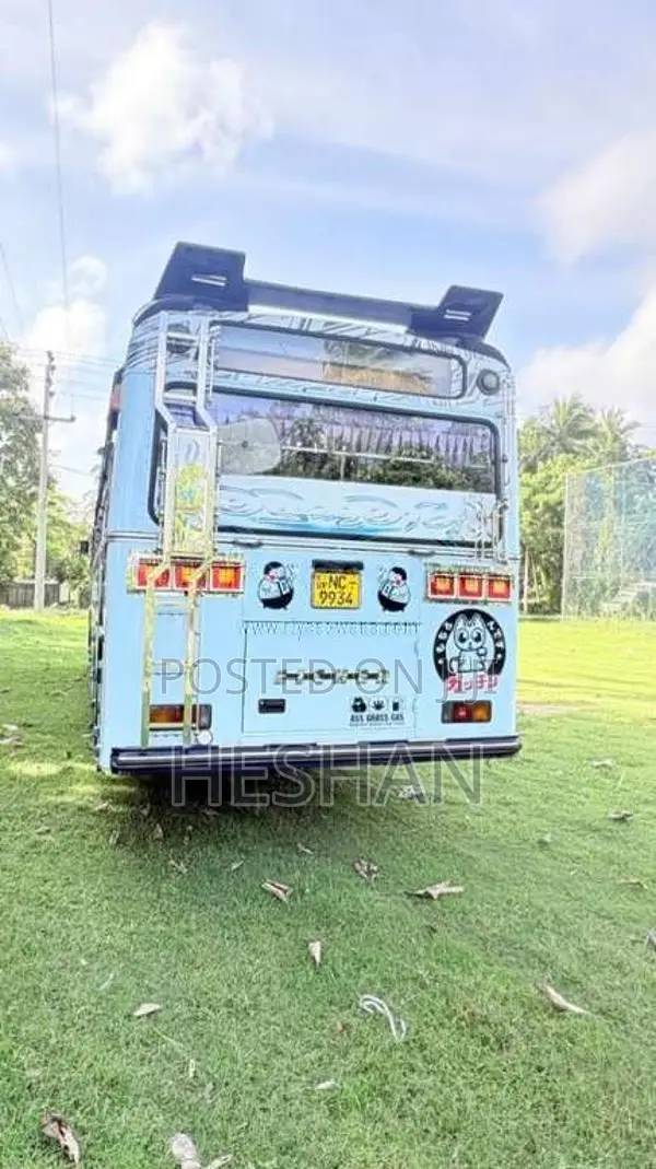 Eicher Starline 2016 Bus (Used)