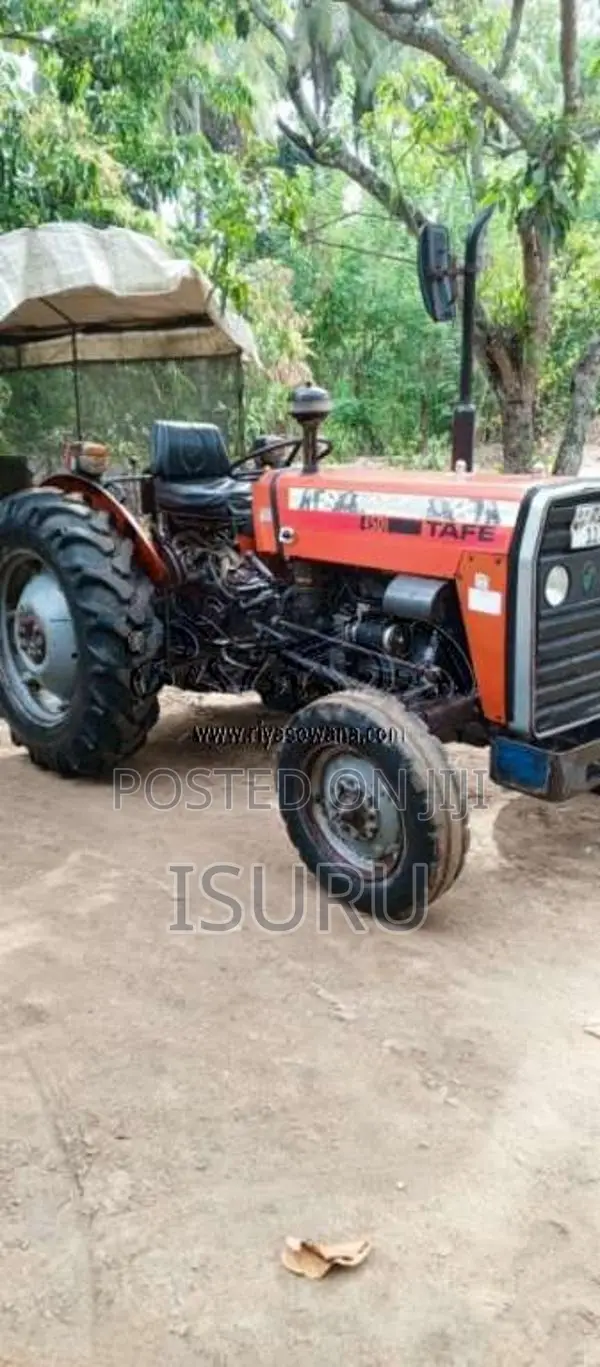 TAFE Tafe 2008 Tractor (Used)