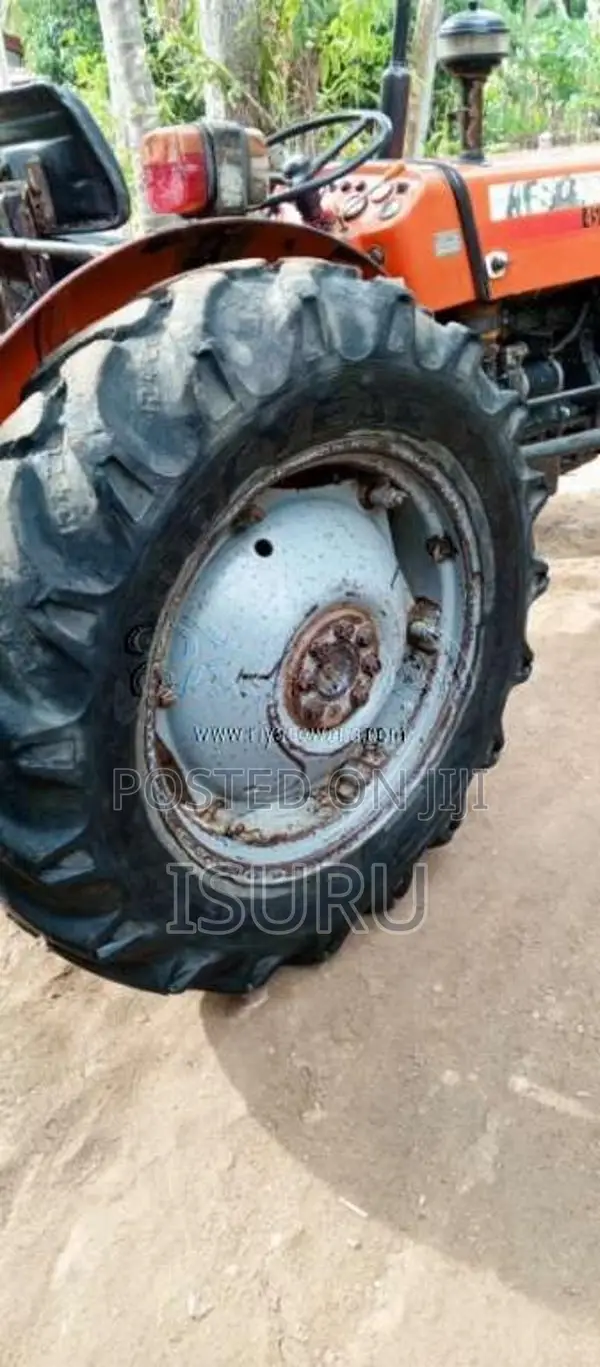 TAFE Tafe 2008 Tractor (Used)