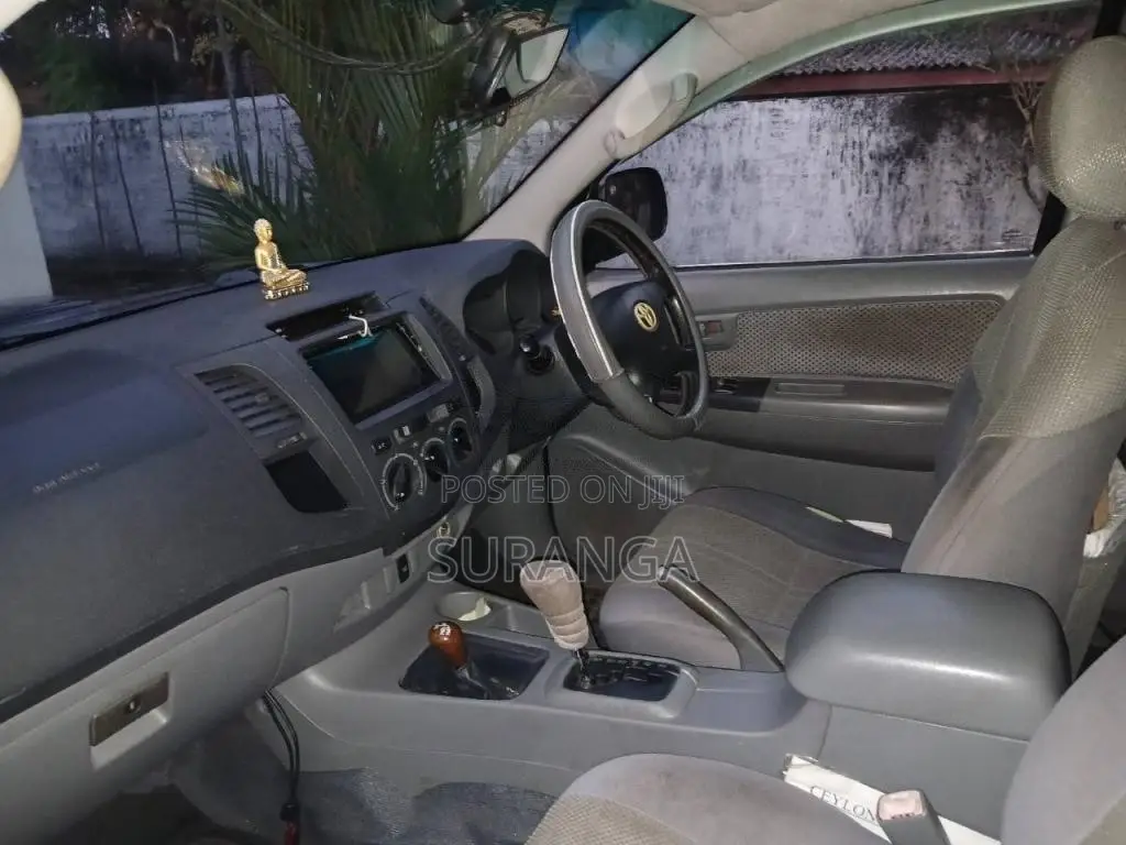 Toyota Hilux 2009 Pickup (Used)