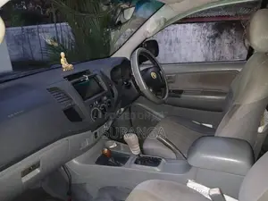 Toyota Hilux 2009 Pickup (Used)