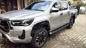 Toyota Hilux 2025 Pickup (Used)