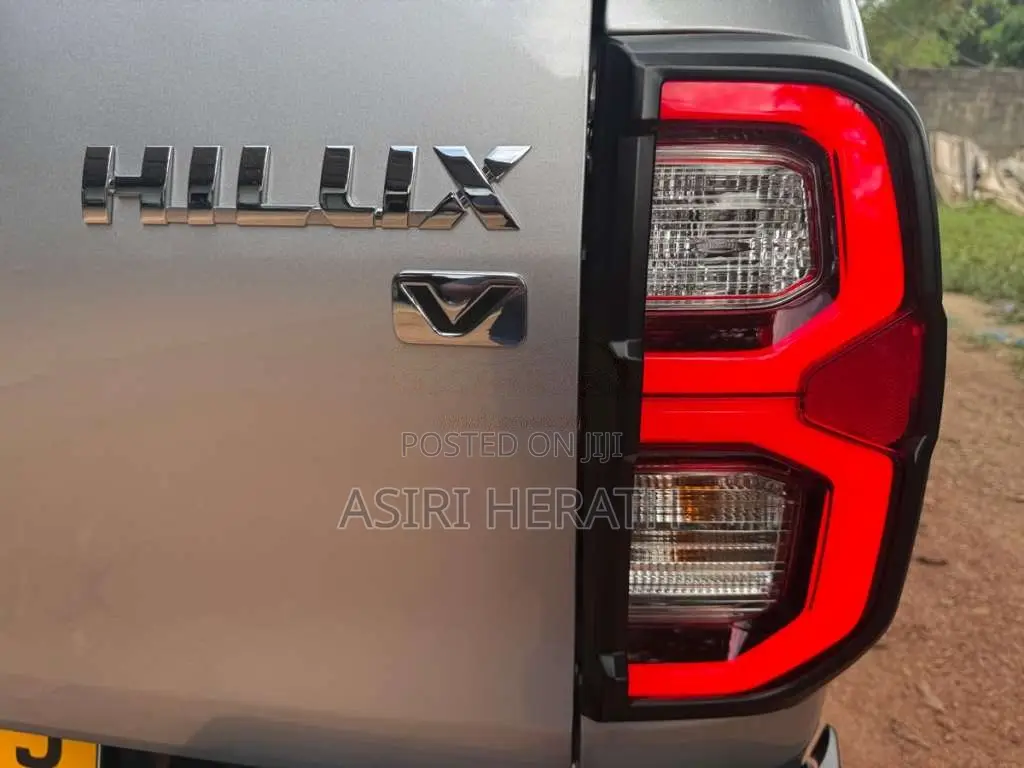 Toyota Hilux 2025 Pickup (Used)