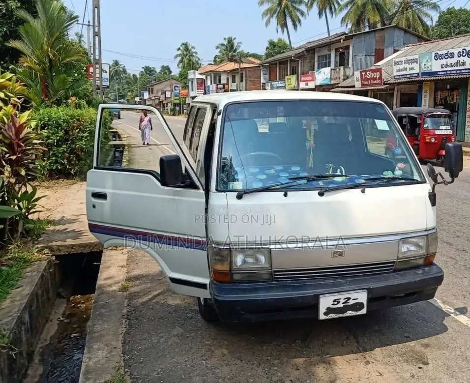 Toyota Shell 1986 Van (Used)