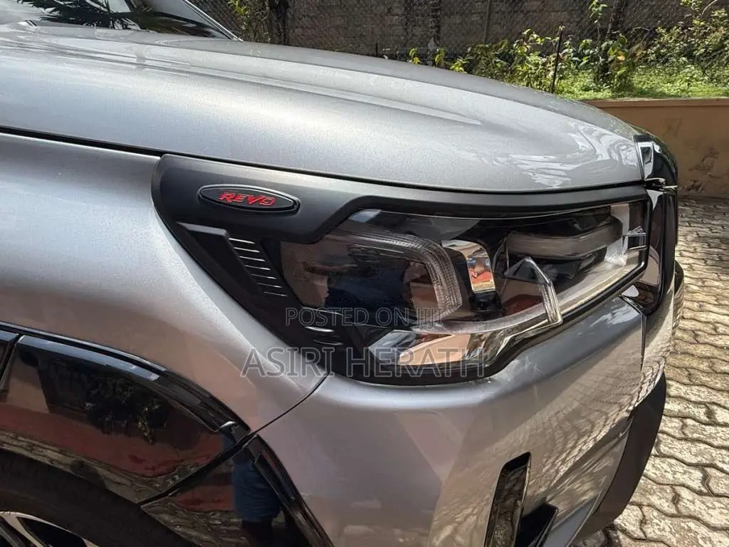 Toyota Hilux 2025 Pickup (Used)