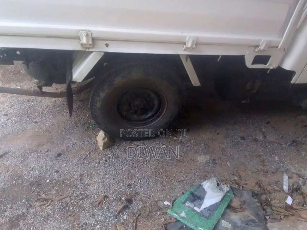 Toyota Dyna 1988 Crew Cab (Used)