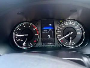 Toyota Hilux 2025 Pickup (Used)