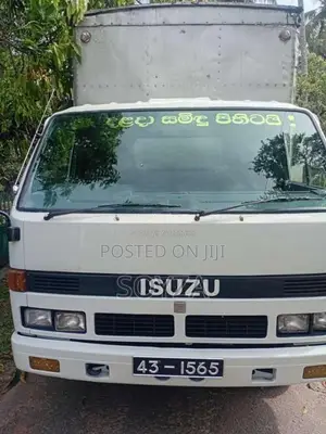 Isuzu NPR 1988 Lorry (Used)