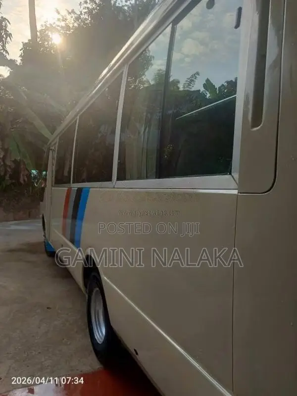 Mitsubishi Rosa 2010 Bus (Used)