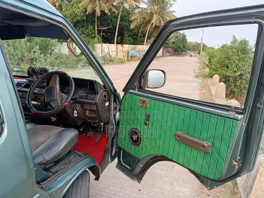 Nissan Vanette 1989 Van (Used)