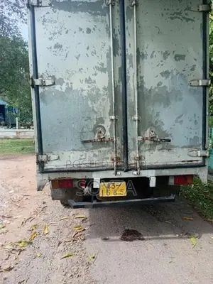 Isuzu NPR 1988 Lorry (Used)