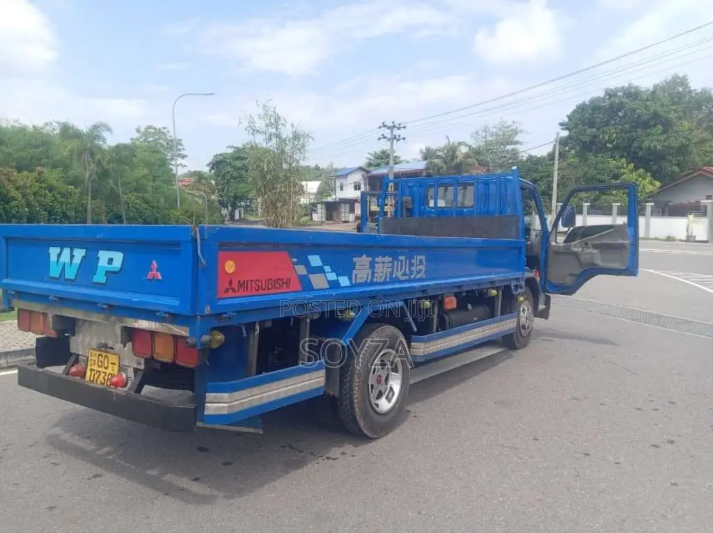 Mitsubishi Canter Custom 1995 Lorry (Used)