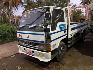 Mitsubishi Canter 1983 Lorry (Used)
