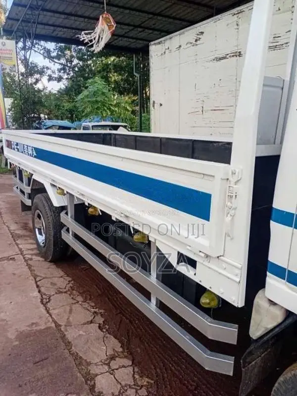 Mitsubishi Canter 1983 Lorry (Used)