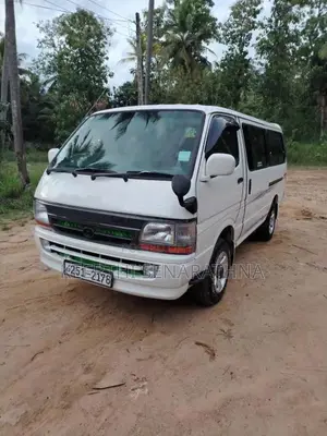 Toyota Lh 119 Dolphin 1998 Van (Used)