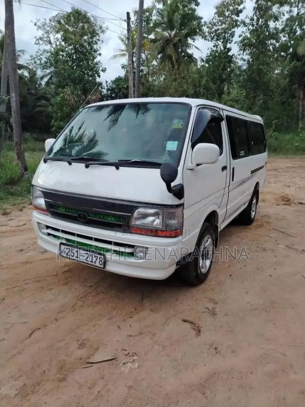 Toyota Lh 119 Dolphin 1998 Van (Used)