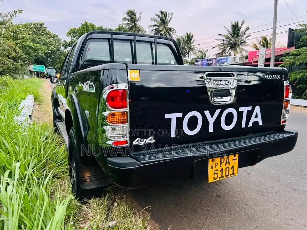 Toyota Hilux 2006 Pickup (Used)