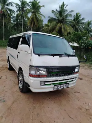 Toyota Lh 119 Dolphin 1998 Van (Used)