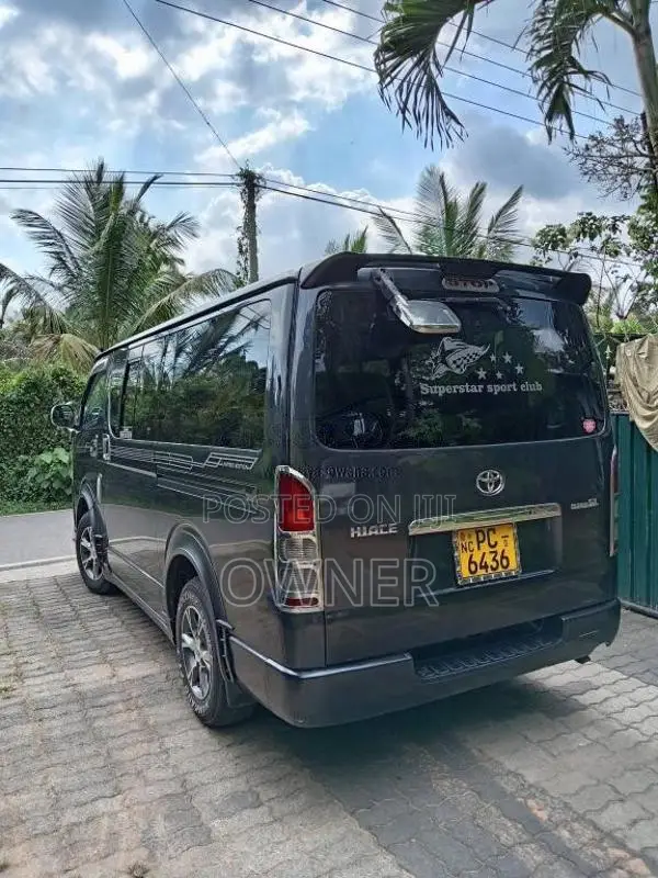 Toyota KDH 205 Super GL 2006 Van (Used)
