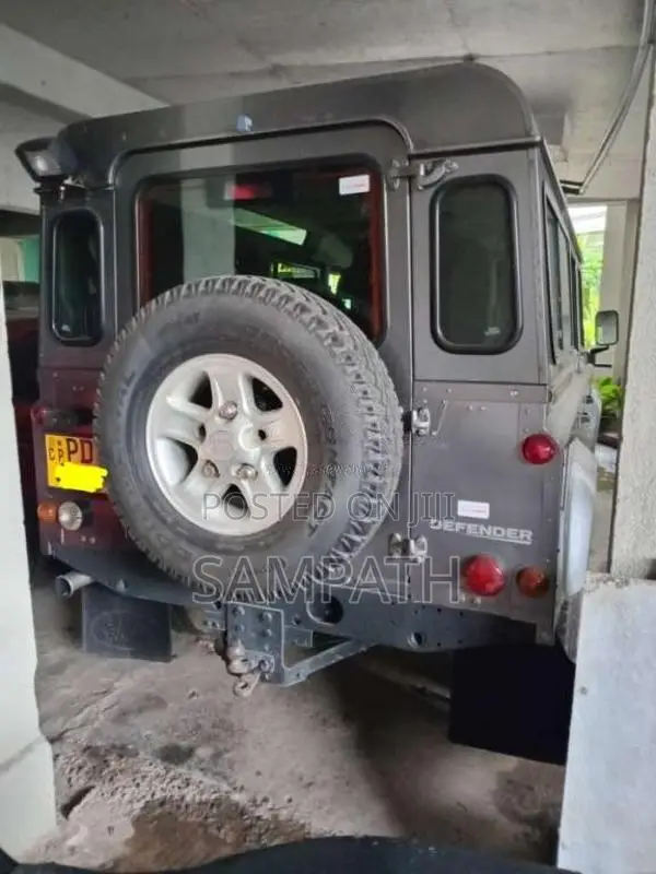 Land-Rover Defender 2007 SUV (Used)