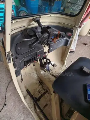 Bajaj 4 stroke 2010 Three Wheel (Used)