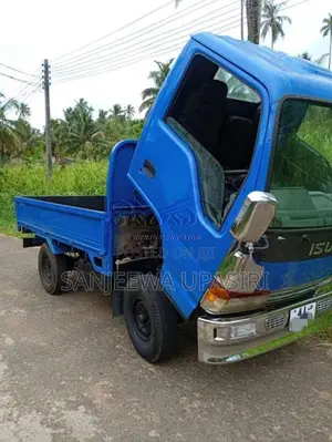 Isuzu ELF 1983 Lorry (Used)