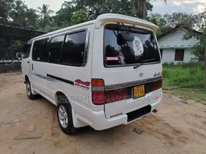 Toyota Lh 119 Dolphin 1998 Van (Used)