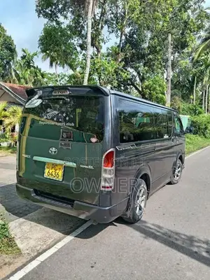 Toyota KDH 205 Super GL 2006 Van (Used)