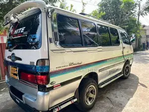 Toyota Dolphin Hiace LH102 1990 Van (Used)