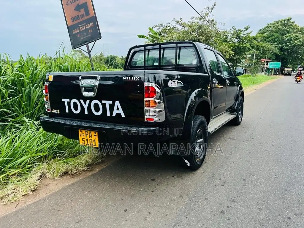 Toyota Hilux 2006 Pickup (Used)