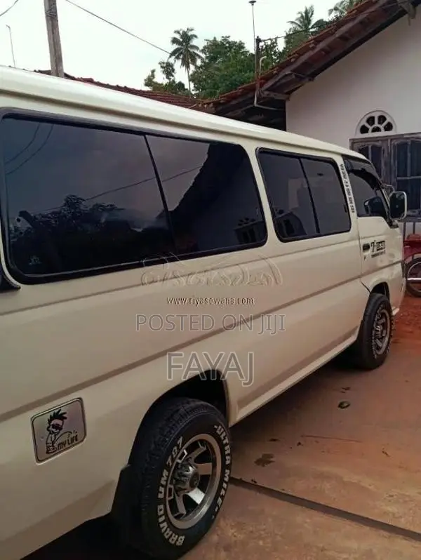 Nissan Caravan 1989 Van (Used)