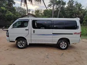 Toyota Lh 119 Dolphin 1998 Van (Used)