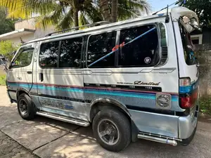 Toyota Dolphin Hiace LH102 1990 Van (Used)