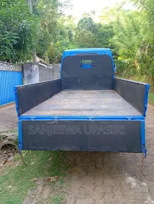Isuzu ELF 1983 Lorry (Used)