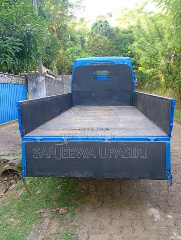 Isuzu ELF 1983 Lorry (Used)
