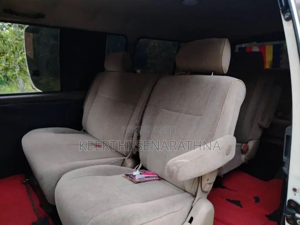 Toyota Lh 119 Dolphin 1998 Van (Used)