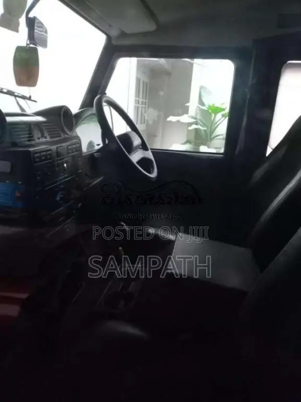 Land-Rover Defender 2007 SUV (Used)