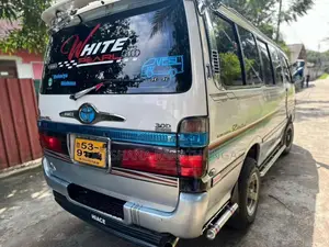 Toyota Dolphin Hiace LH102 1990 Van (Used)