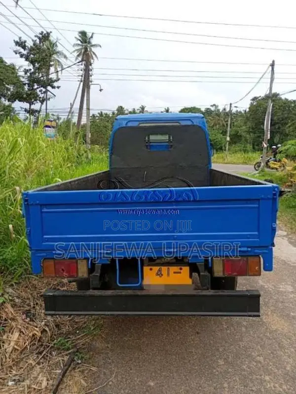 Isuzu ELF 1983 Lorry (Used)