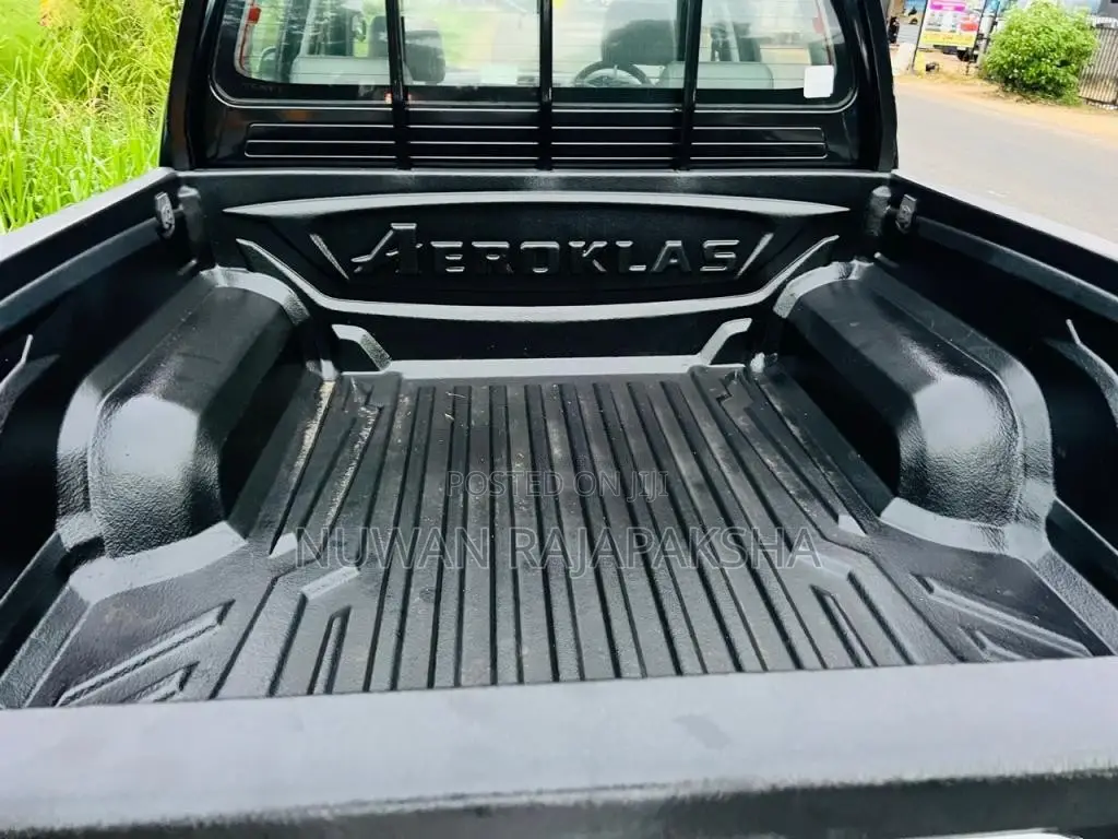 Toyota Hilux 2006 Pickup (Used)